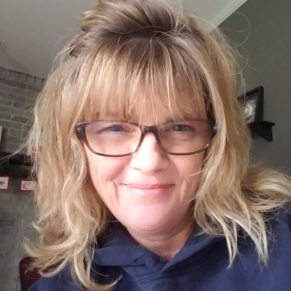 Meet your Posher, Debora